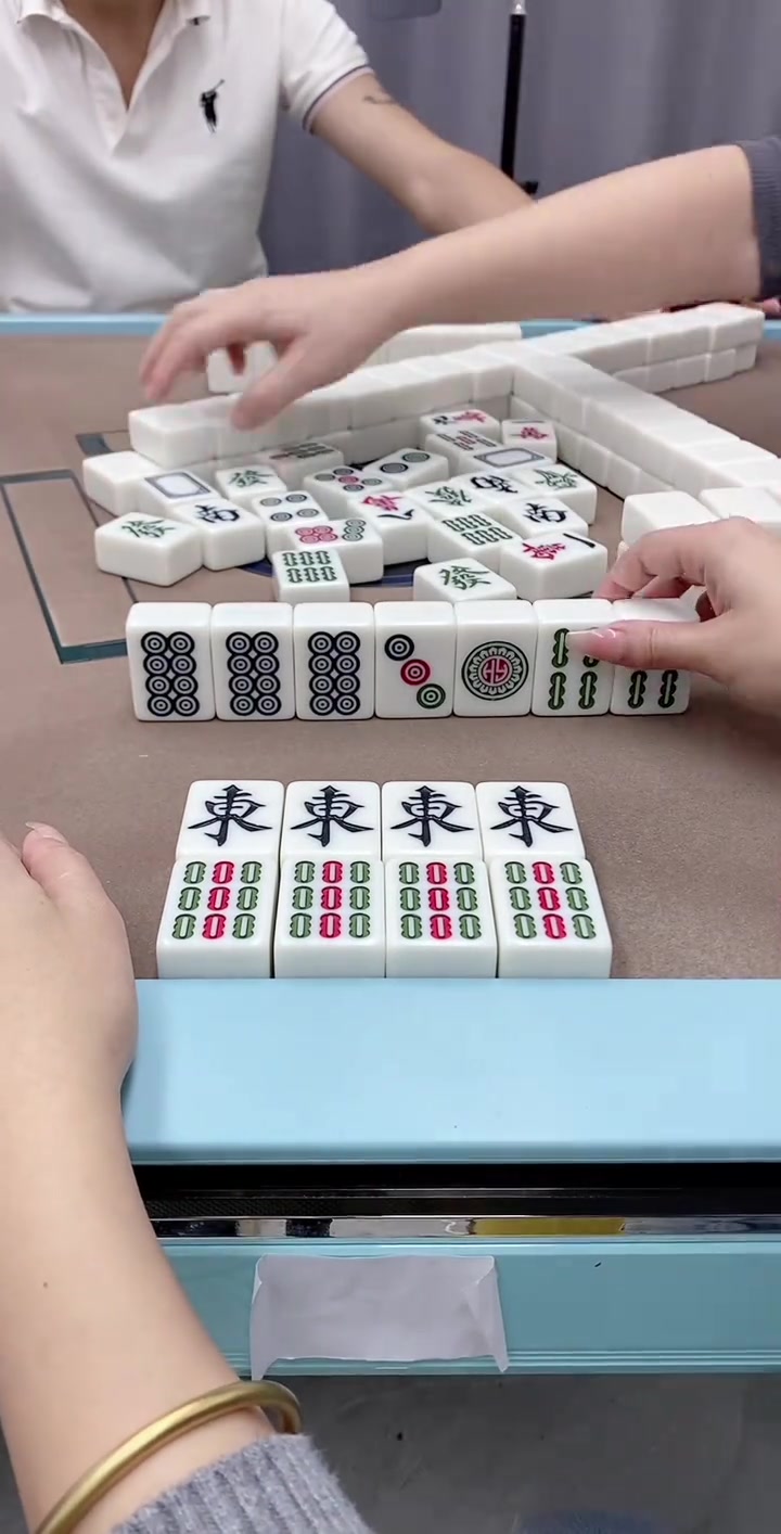 分析必看“嘻嘻红中麻将可以开挂吗”详细开挂玩法-第1张图片