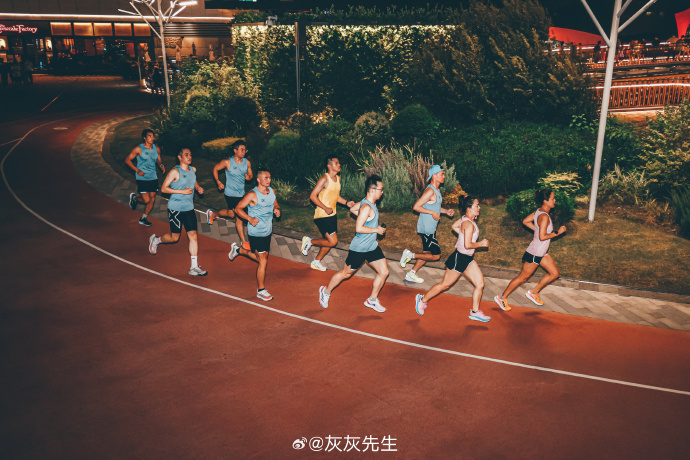 我来教大家“常来跑得快透视挂”(确实是有挂)-第1张图片