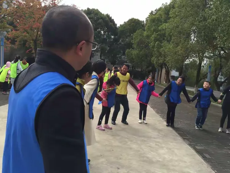 我来教大家“牵手跑得快小程序 开挂	”附开挂脚本详细步-第1张图片