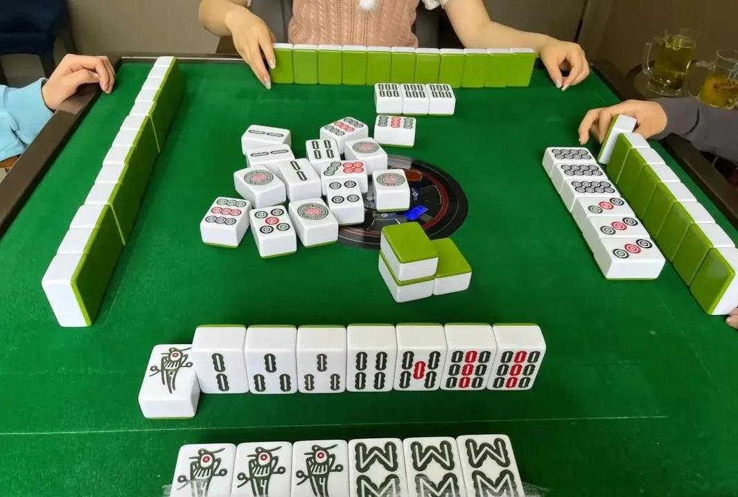 分享科普“什么样的人打麻将总输”的确有挂-第1张图片