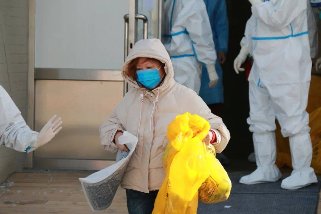 大连新增2例无症状感染者系搬运工-大连新增无症状感染者15例 视频-第1张图片