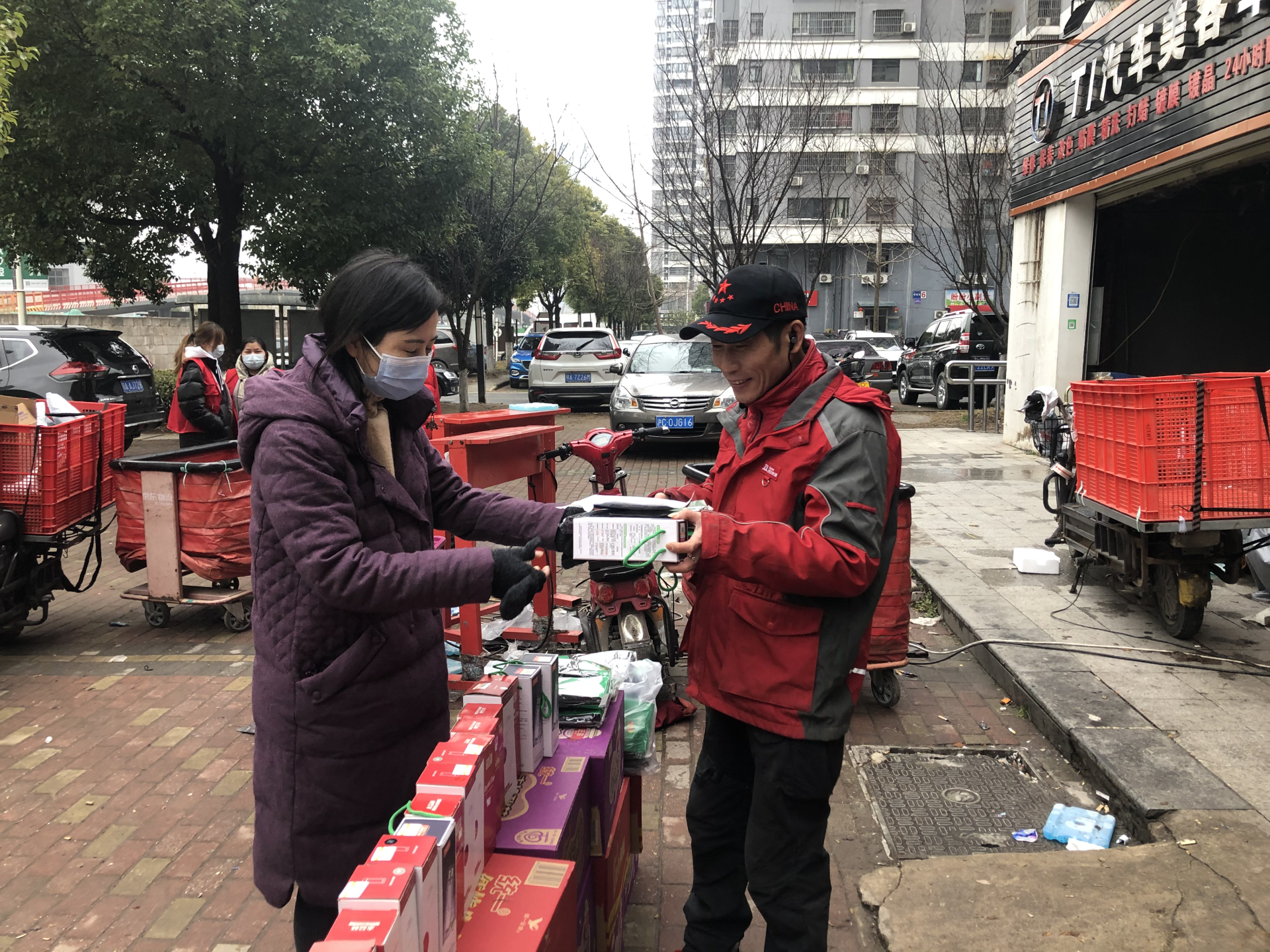 终于呈现“蜜蜂大厅有没有辅助	”爆光开挂猫腻-第1张图片